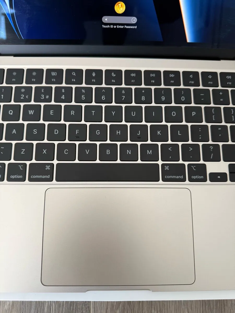 Apple MacBook Air M2 13” - Image 3