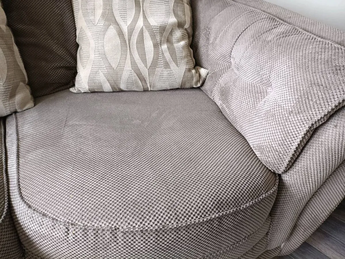 4 seater sofa - Image 4