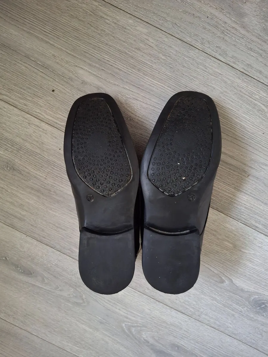 School shoes - Image 2