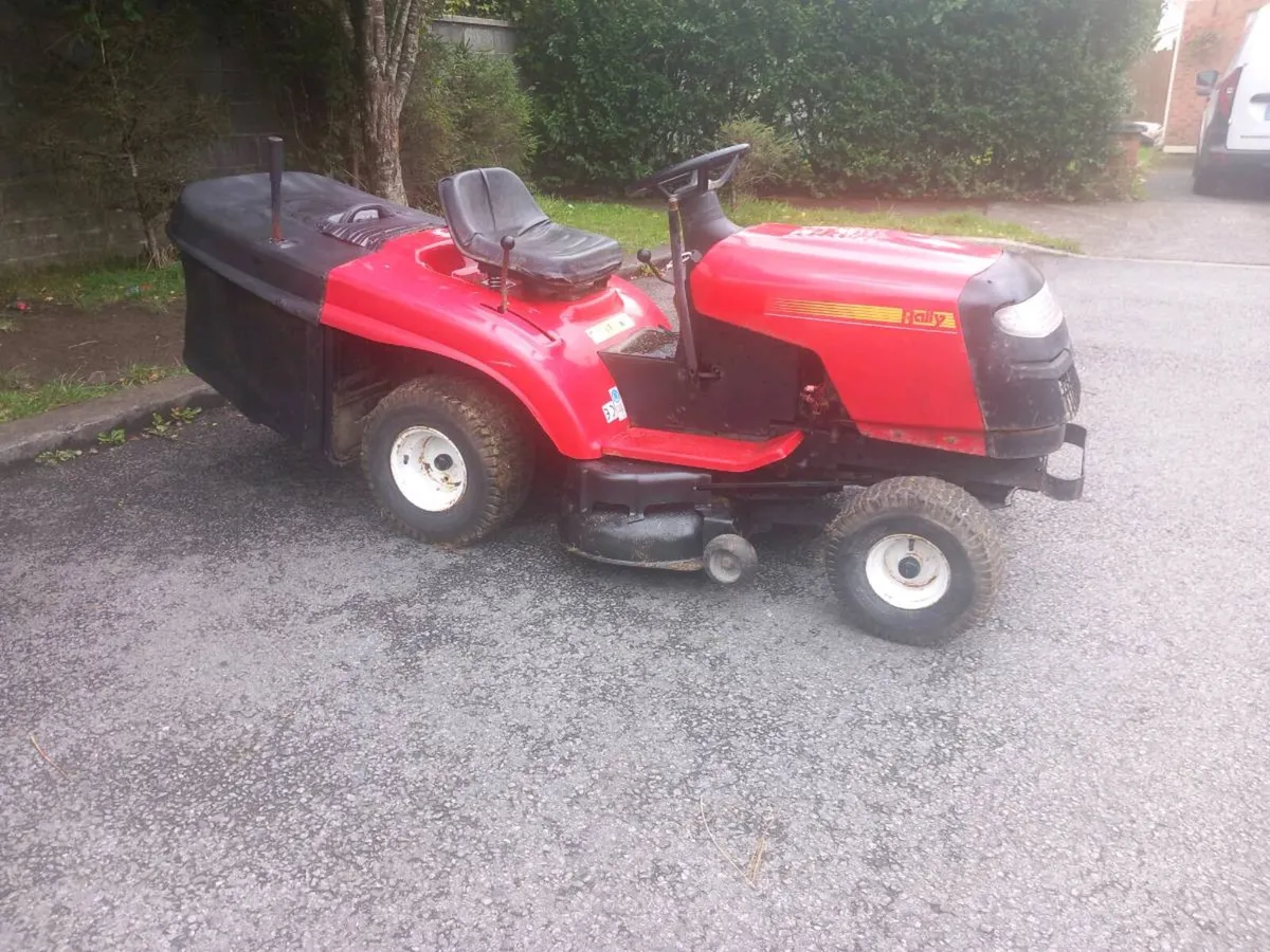 Ride on lawnmower - Image 2