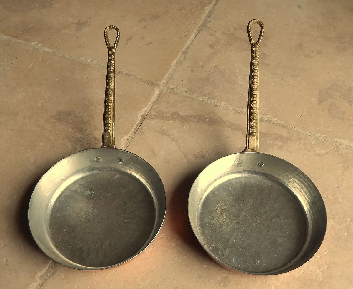 2 Copper & Solid Brass Handle Pans - Image 2