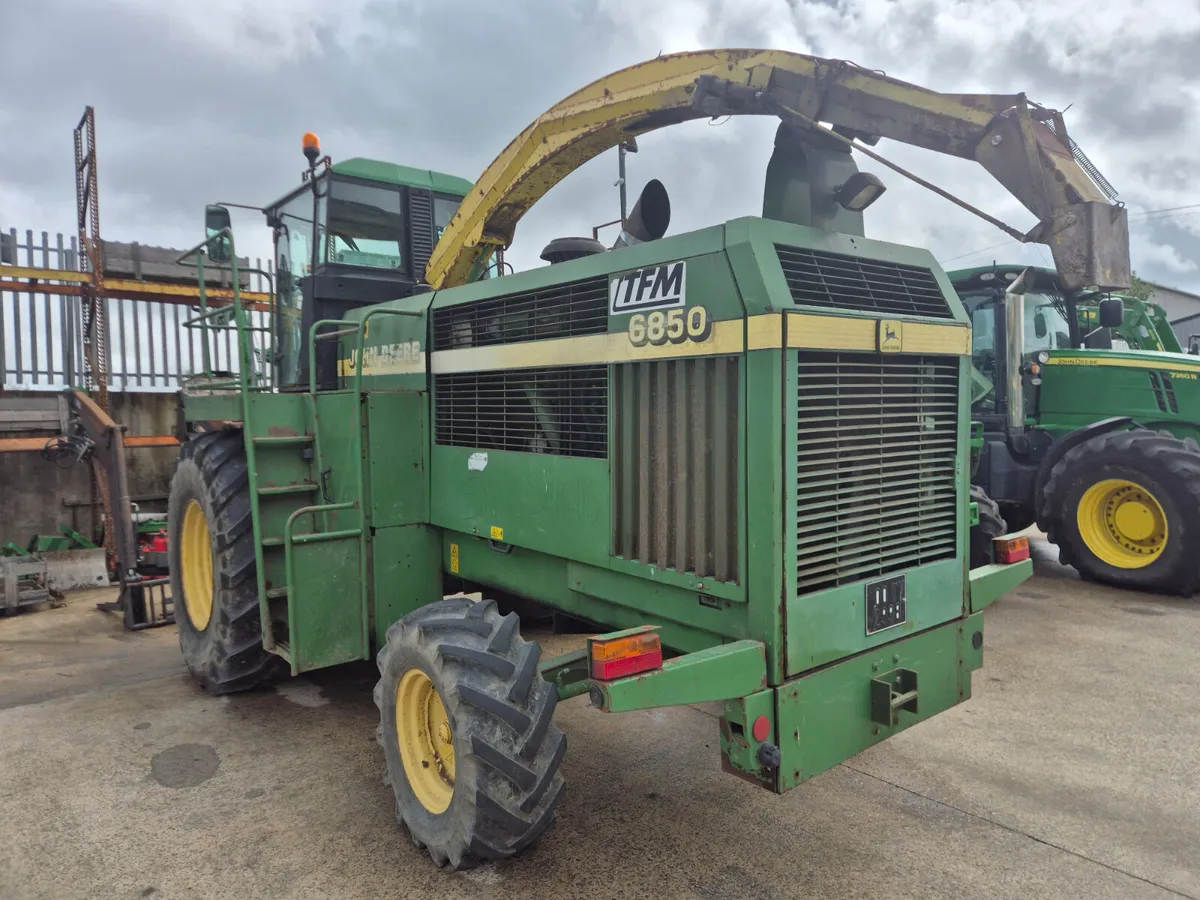 John Deere 6850 2000 - Image 3