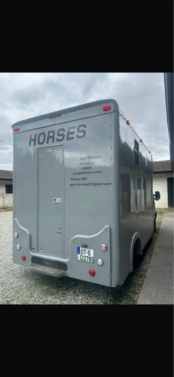 Renault master horse van 3.5t car license - Image 1