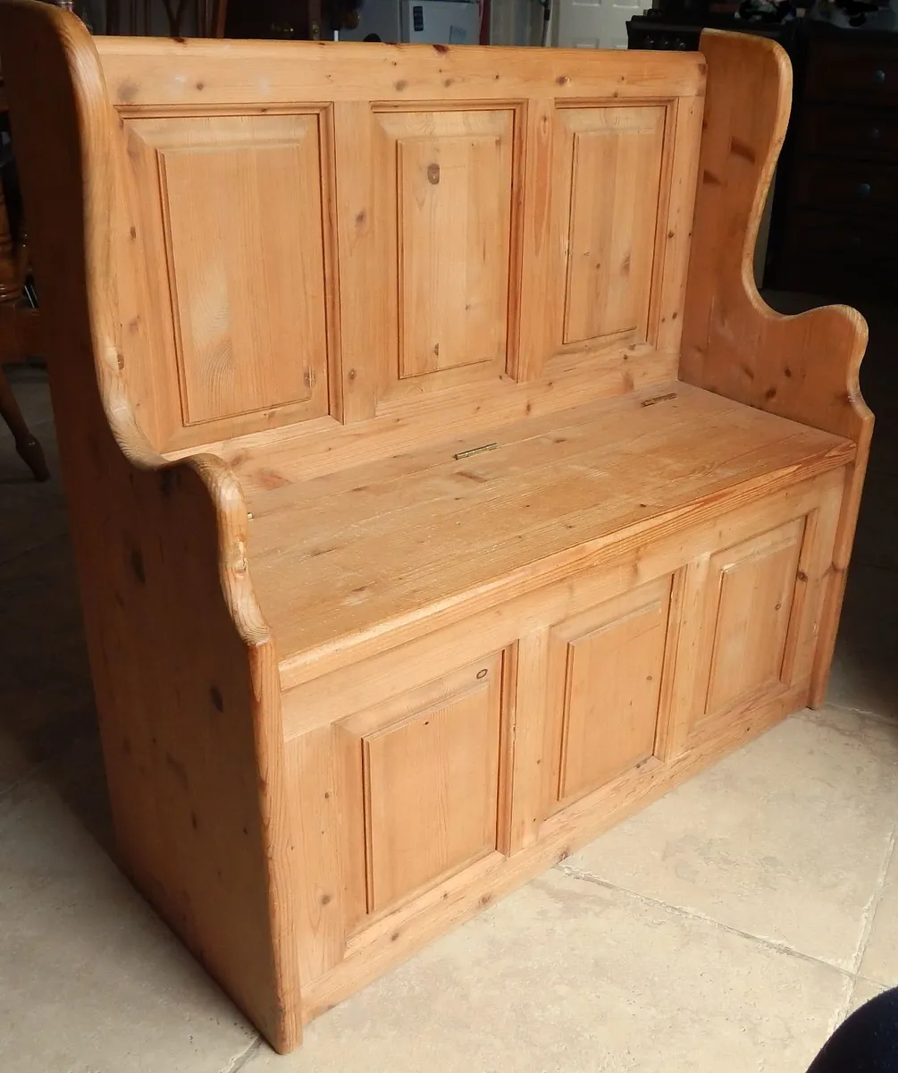 Small Pine Storage Monks Bench/Settle - Image 1