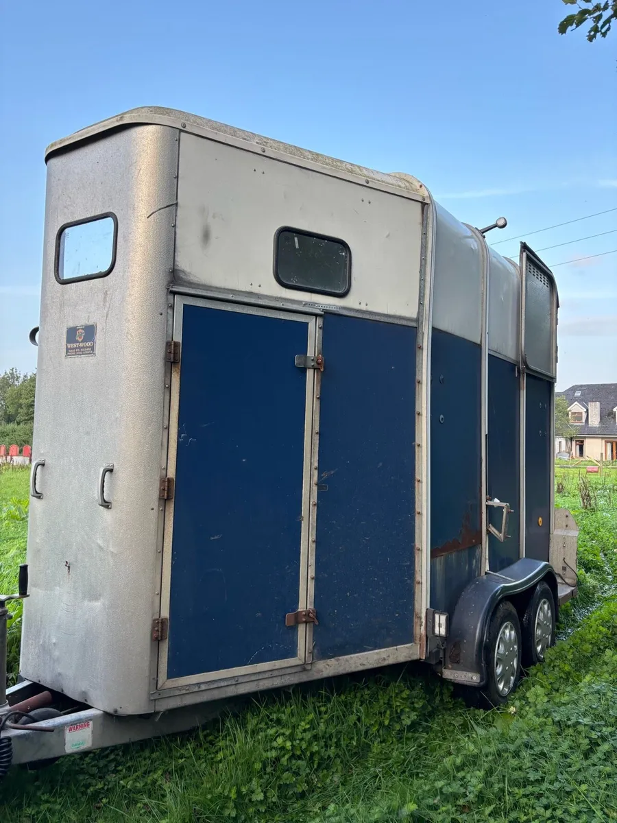 510 horse box - Image 1