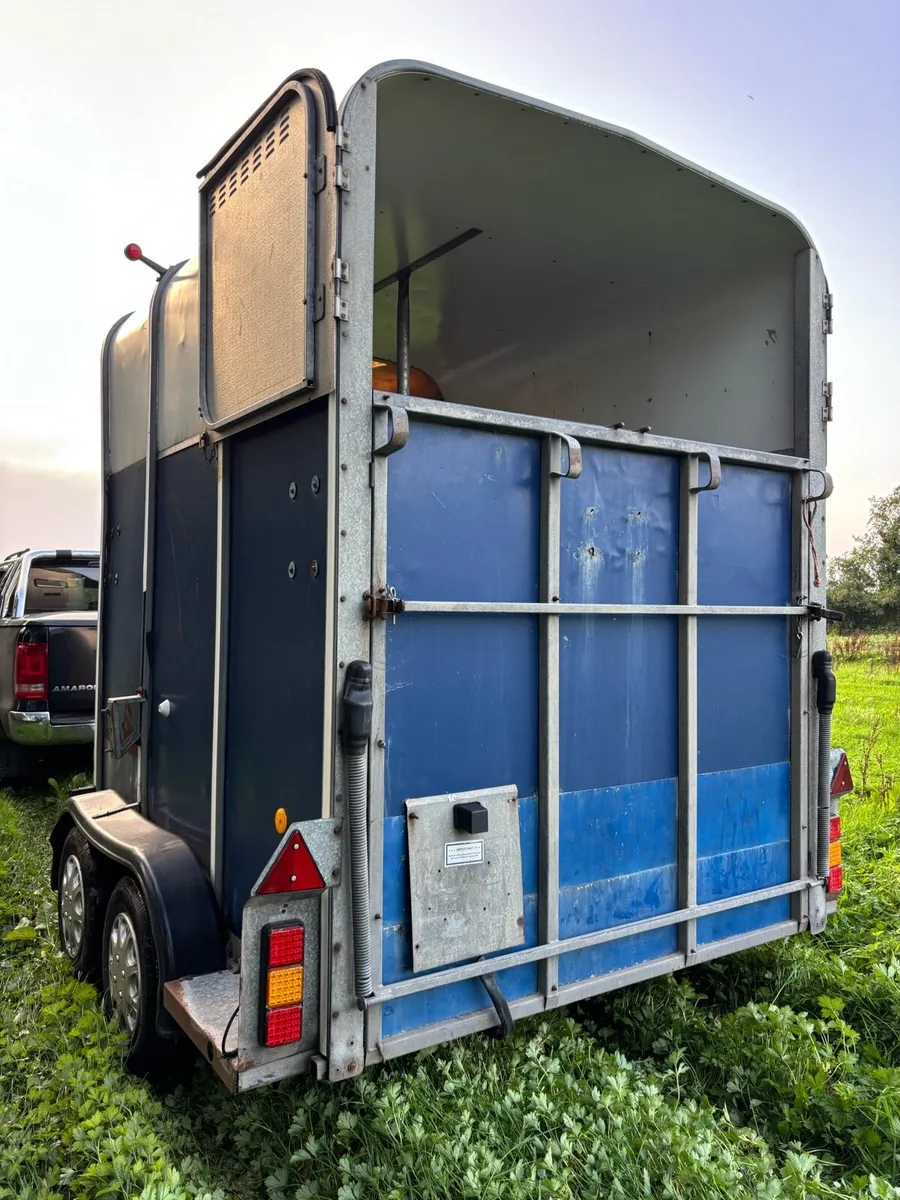 510 horse box - Image 2