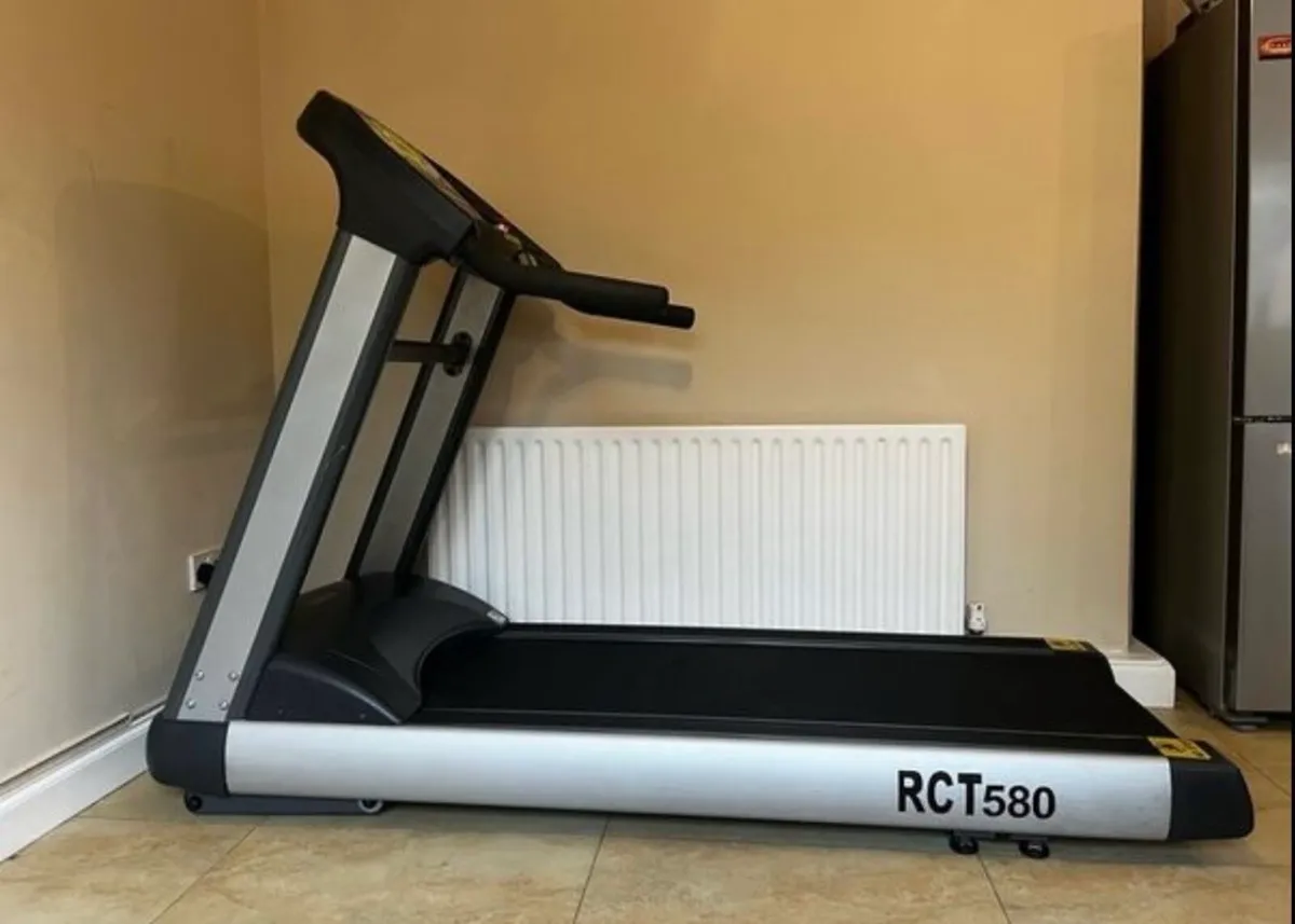 250kg user capacity RealLeader treadmill - Image 3