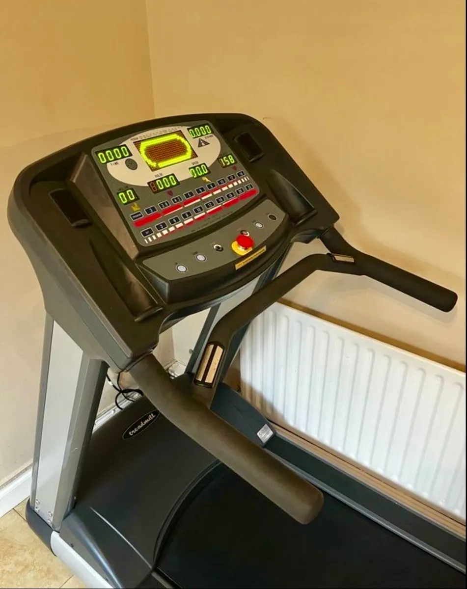 250kg user capacity RealLeader treadmill - Image 4