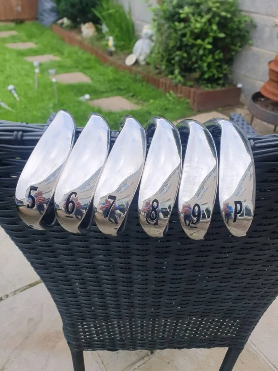 As new wilson staff d7 irons - Image 2