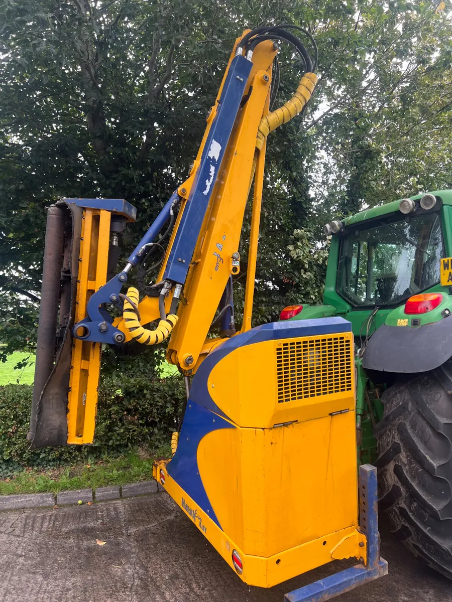 Bomford Hawk Evo 6.5T hedge cutter - Image 1
