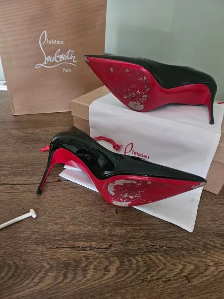 Christian Louboutin Kate 85 Pumps Black Patent - Image 3