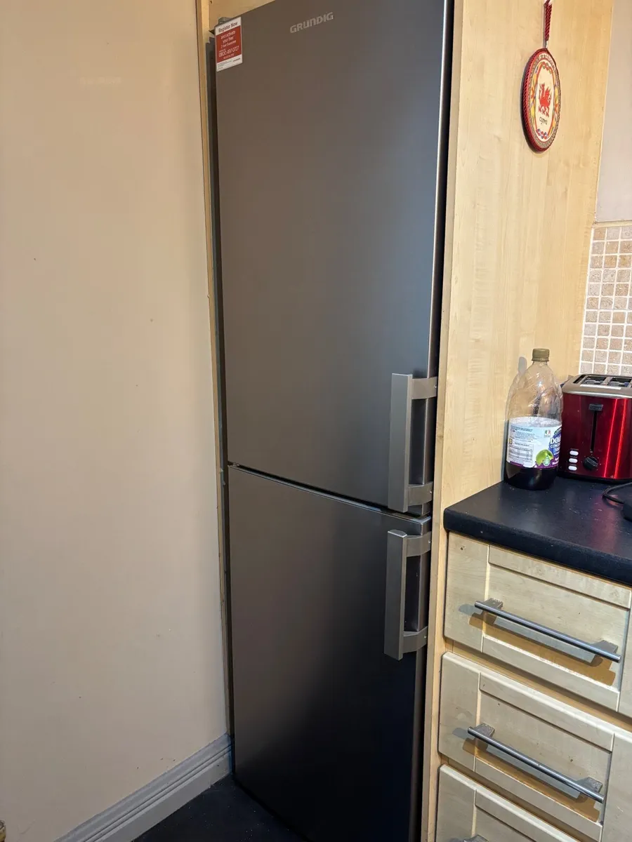 Fridge freezer - Image 1