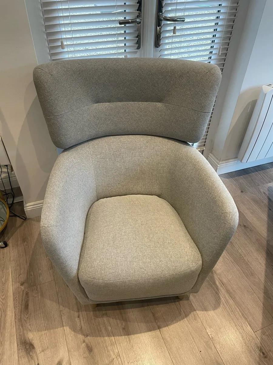 Amazing feature armchair - Image 4