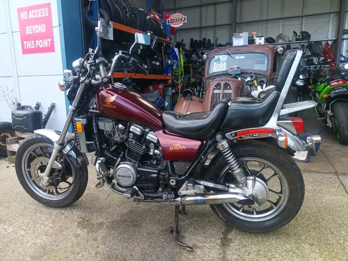 Honda Magna V45 READ DESCRIPTION!!!! Will Break!! - Image 1