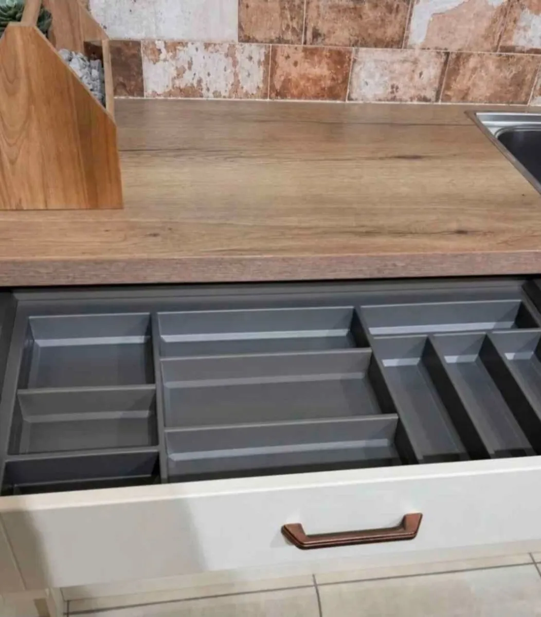 Kitchen - Image 2