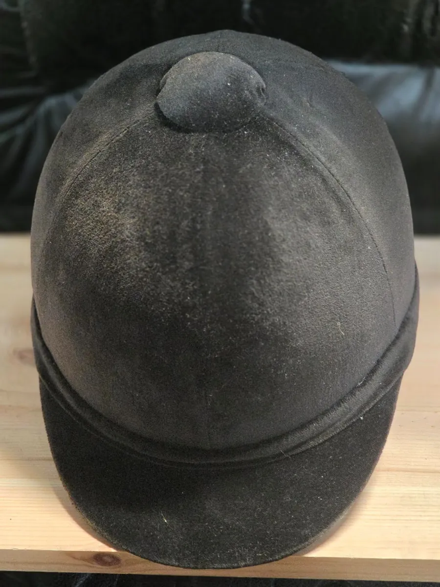 Horse riding helmet - Image 1