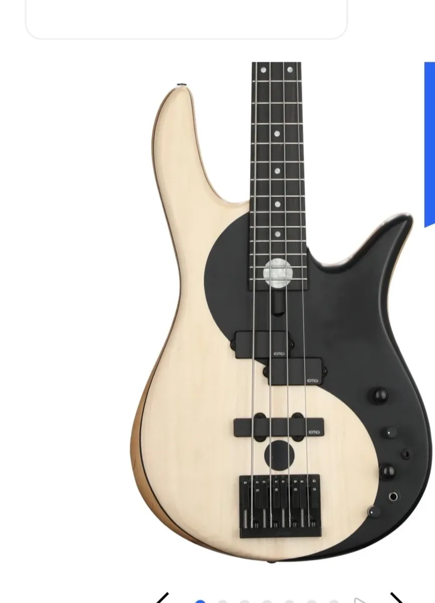 Bass guitar - Image 2