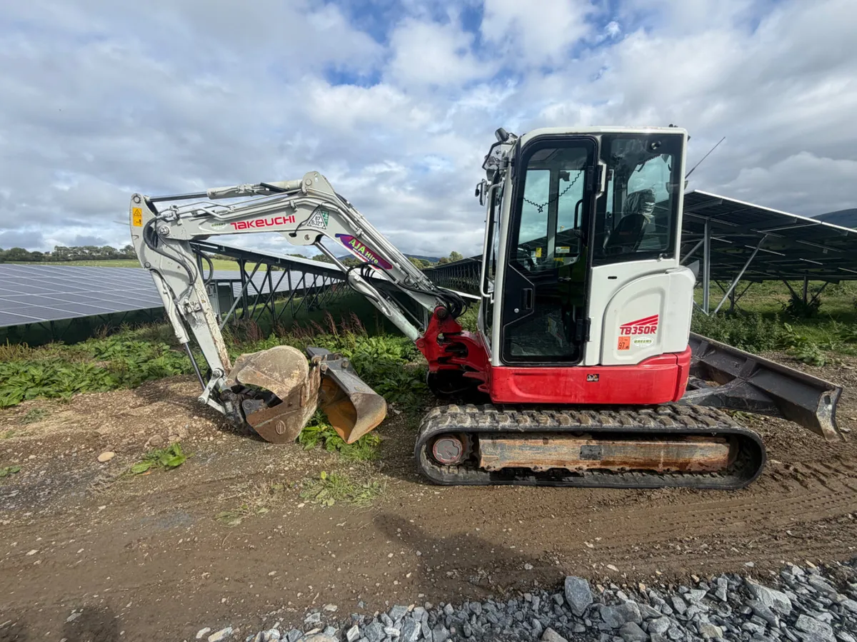 Tractor hire - Image 3