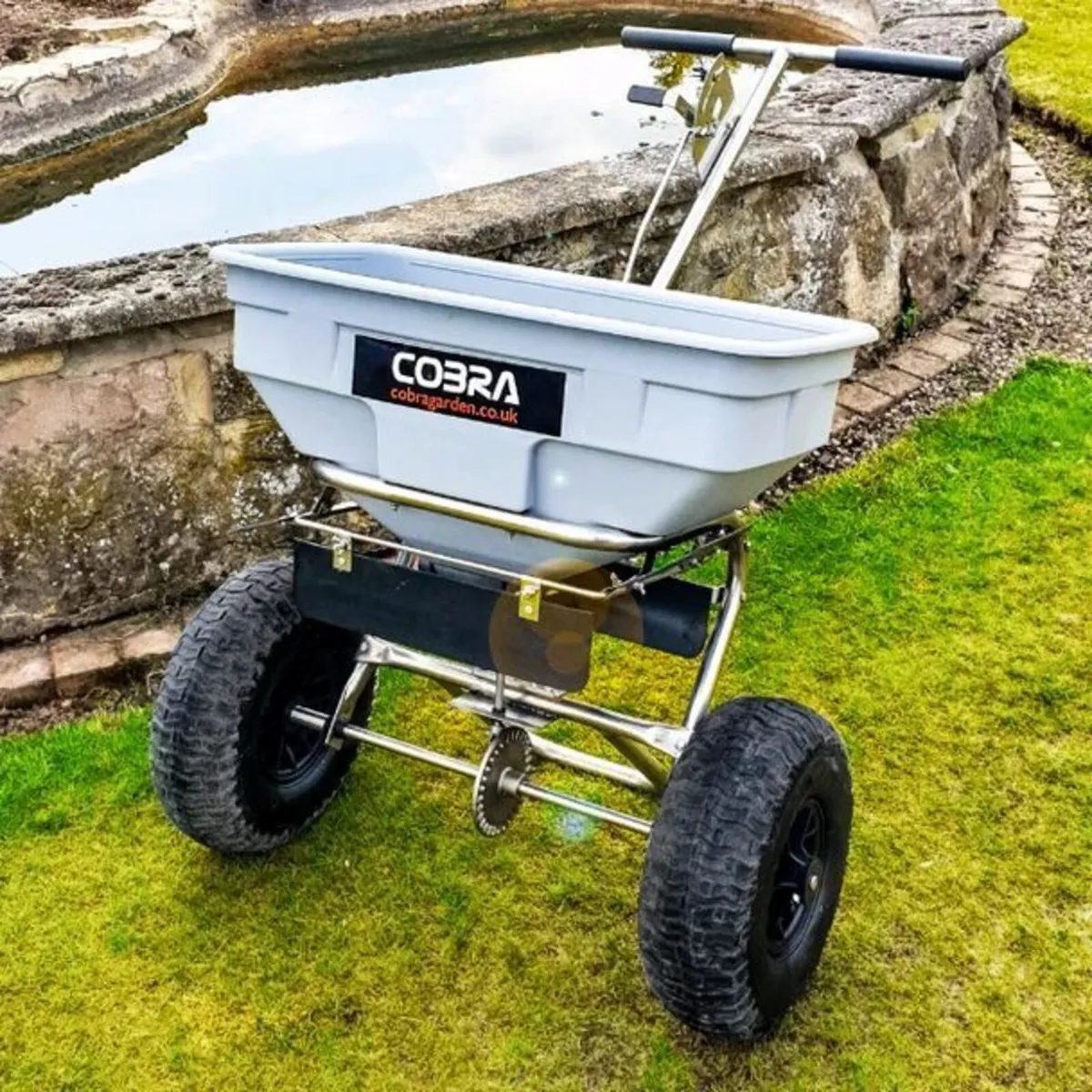 56kg Stainless Steel Walk Behind Spreader - Image 4