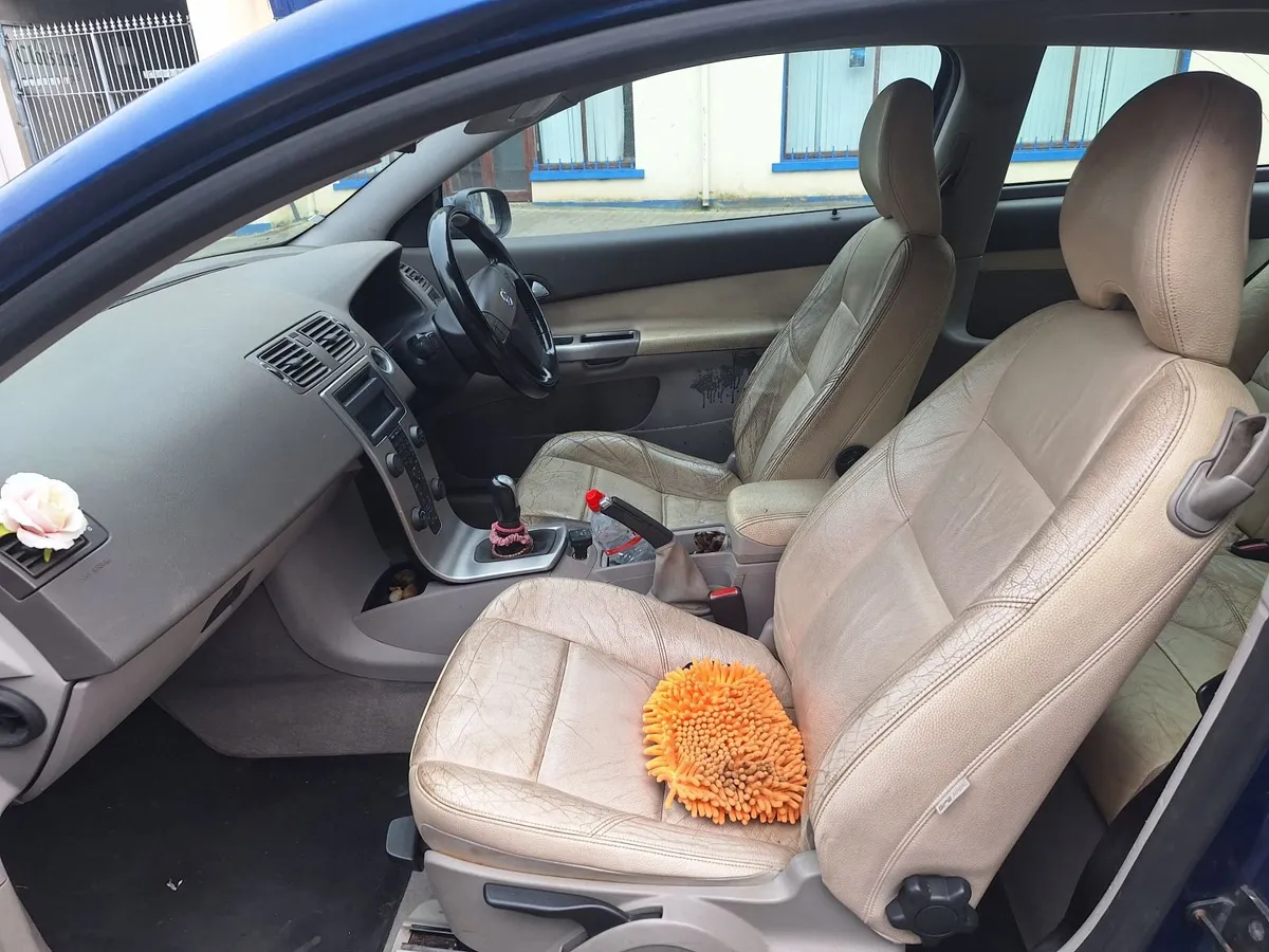 Car - Image 2