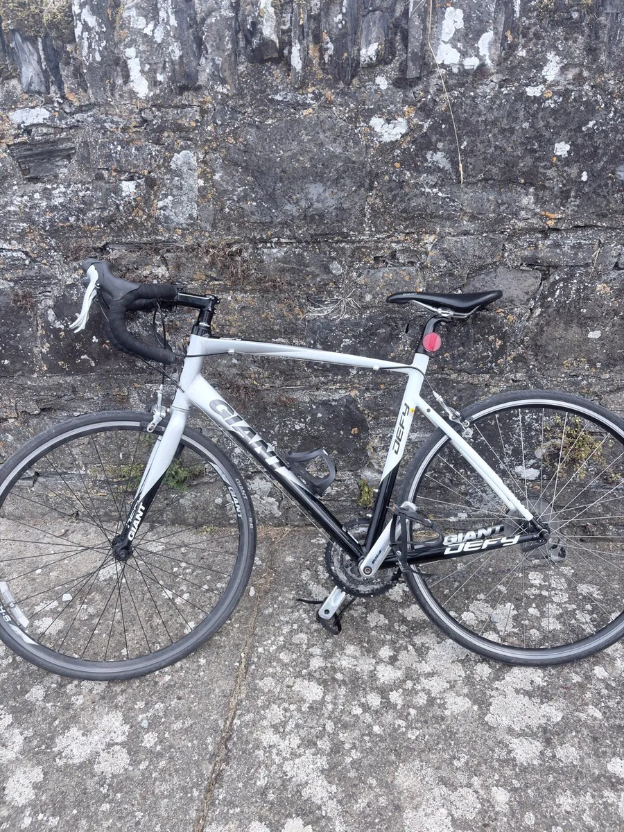 Giant road bike - Image 1