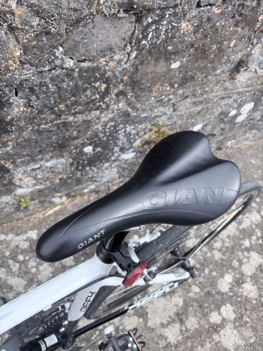 Giant road bike - Image 3