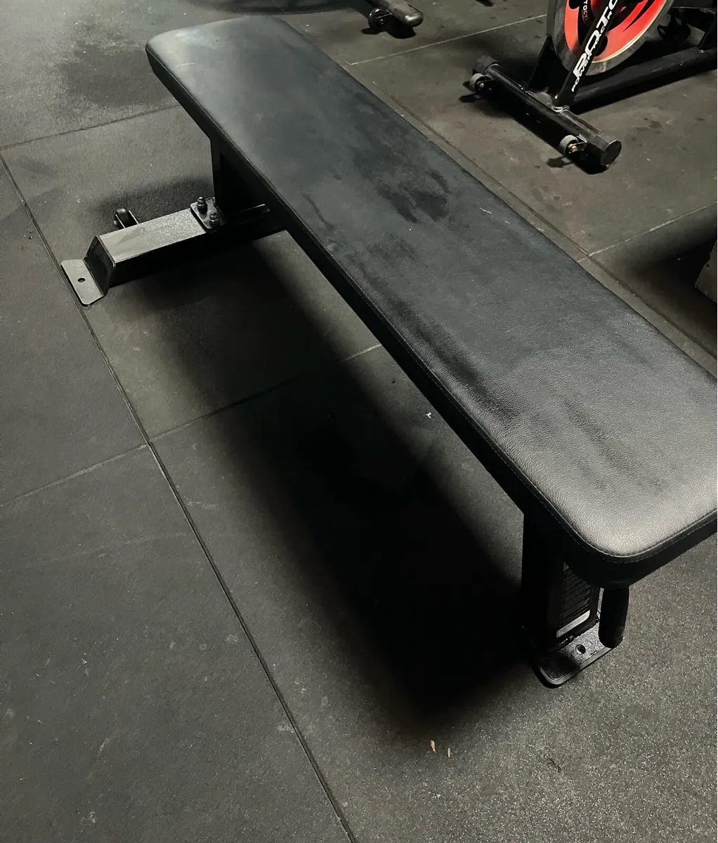 Commercial Flat Bench - Image 2