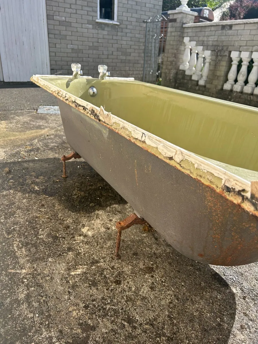 Vintage Avocado Cast Iron Bath - Image 2