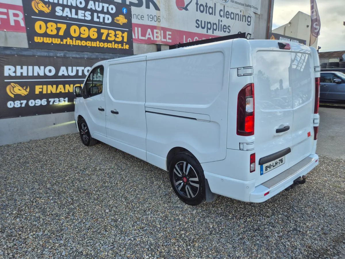 Renault Trafic AUTO.NO VAT 2024 Red edition - Image 4