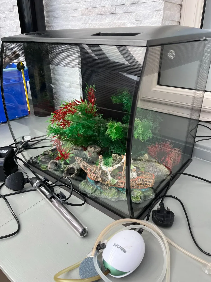 Fluval Flex 57L Aquarium + Aquarium Air Pump - Image 1
