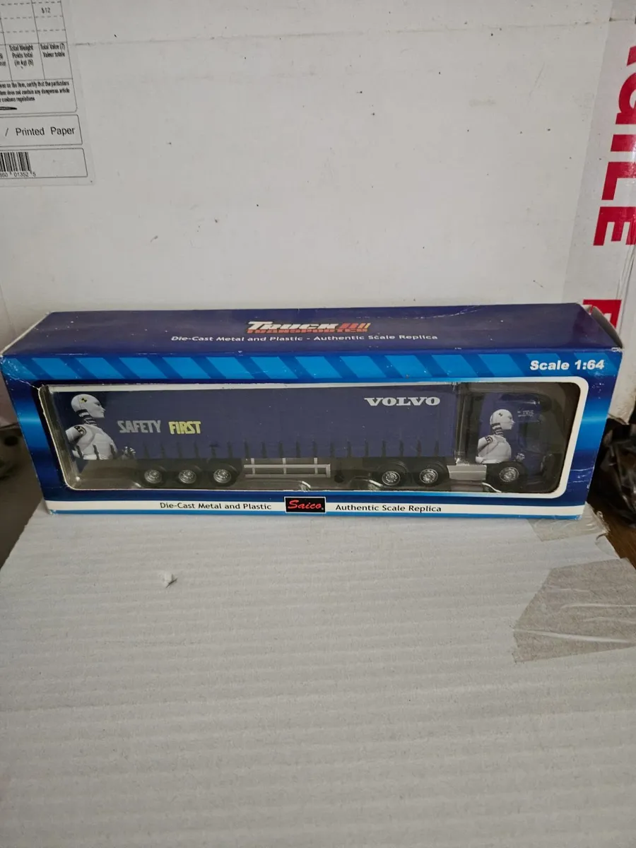 Corgi Saico Volvo Tractor Unit and Trailer - Image 1
