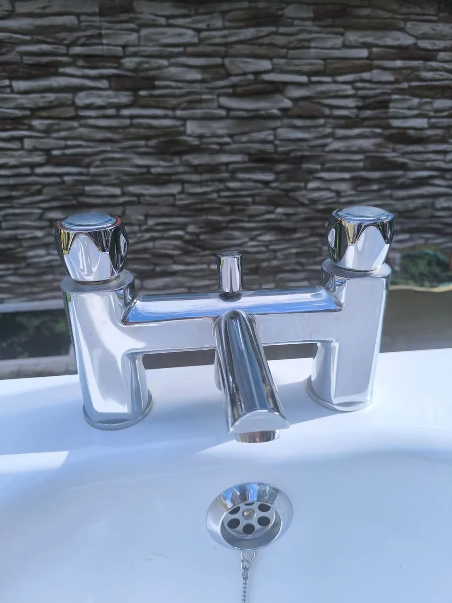 Deck-mounted bath pillar mixer / filler tap - Image 1