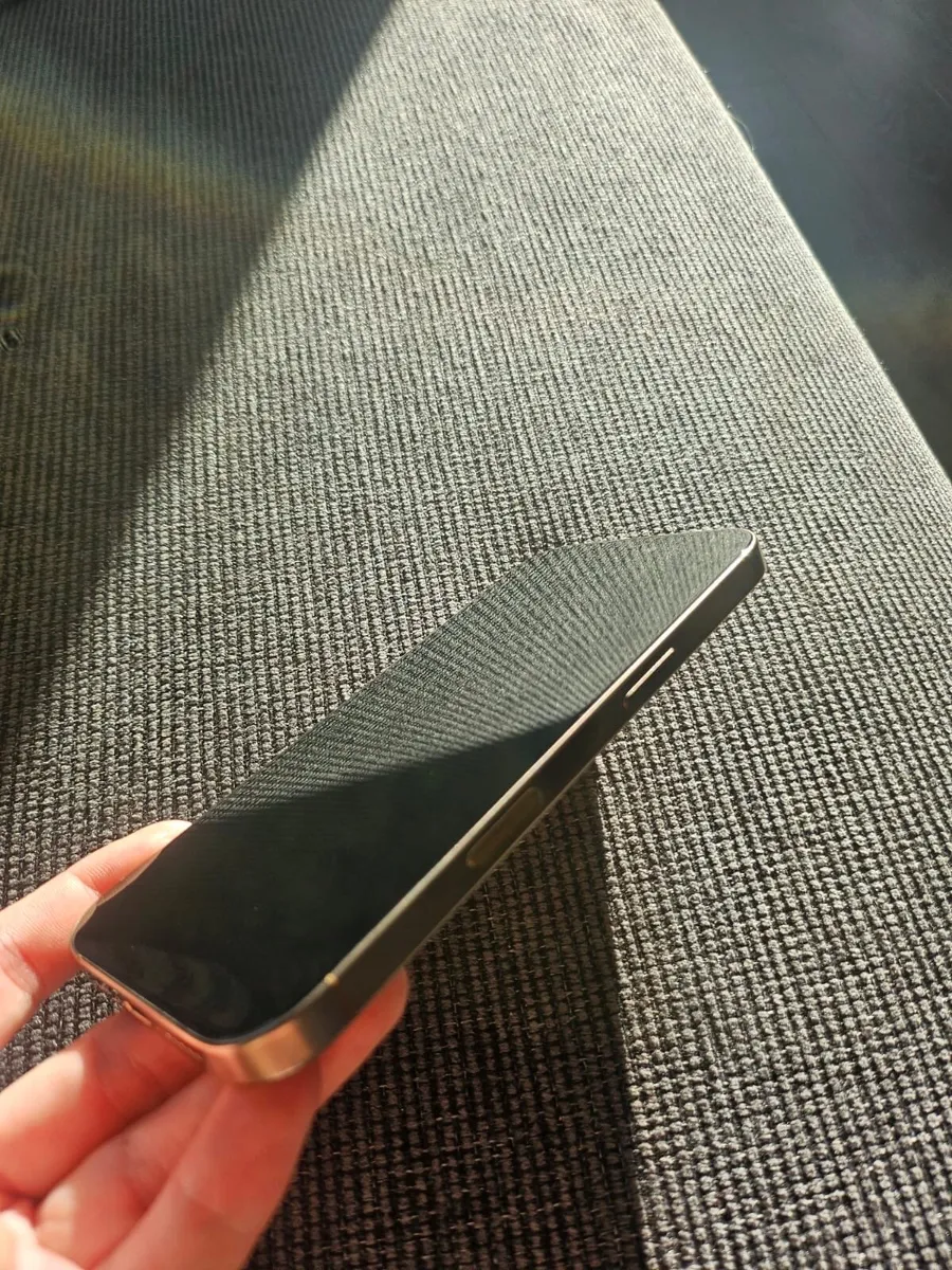 iPhone 16 Pro 256GB factory unlocked - Image 4