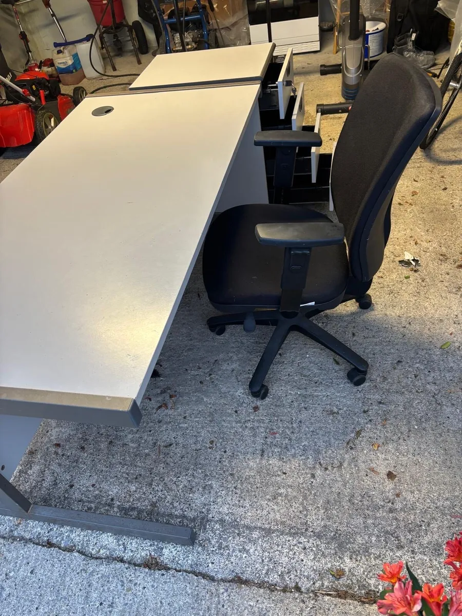 Study/office desk and chair - Image 3