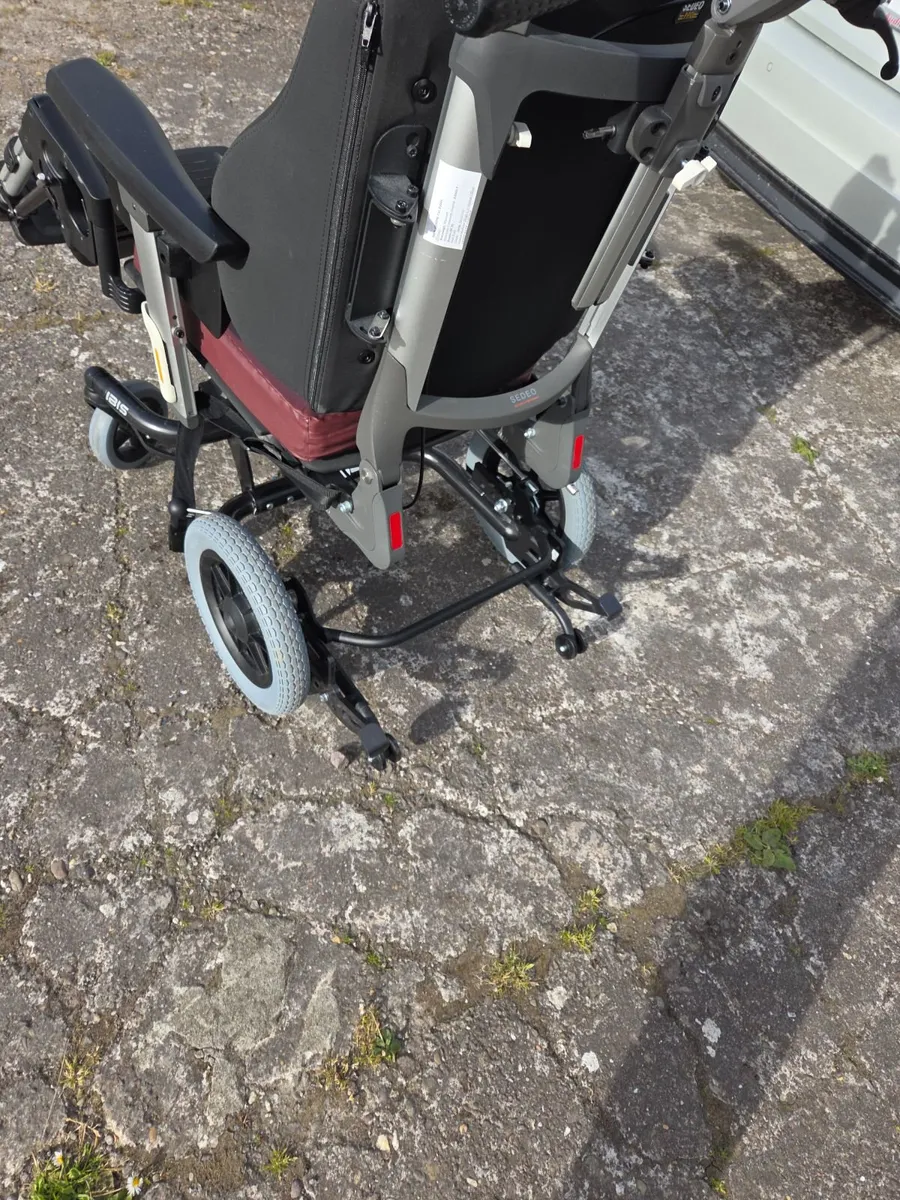 Wheelchair - Image 4