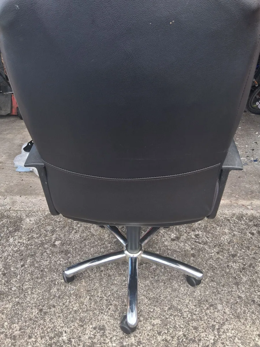 Office chair - Image 2