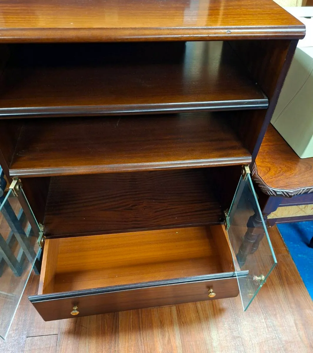 TELEVISION TABLE - Image 3