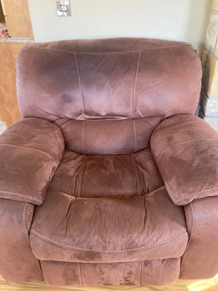 3 seater sofa & 2 armchairs - Image 3