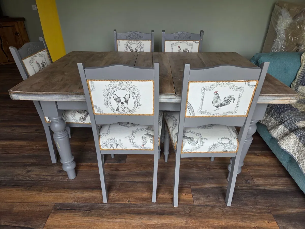 table and chairs - Image 3