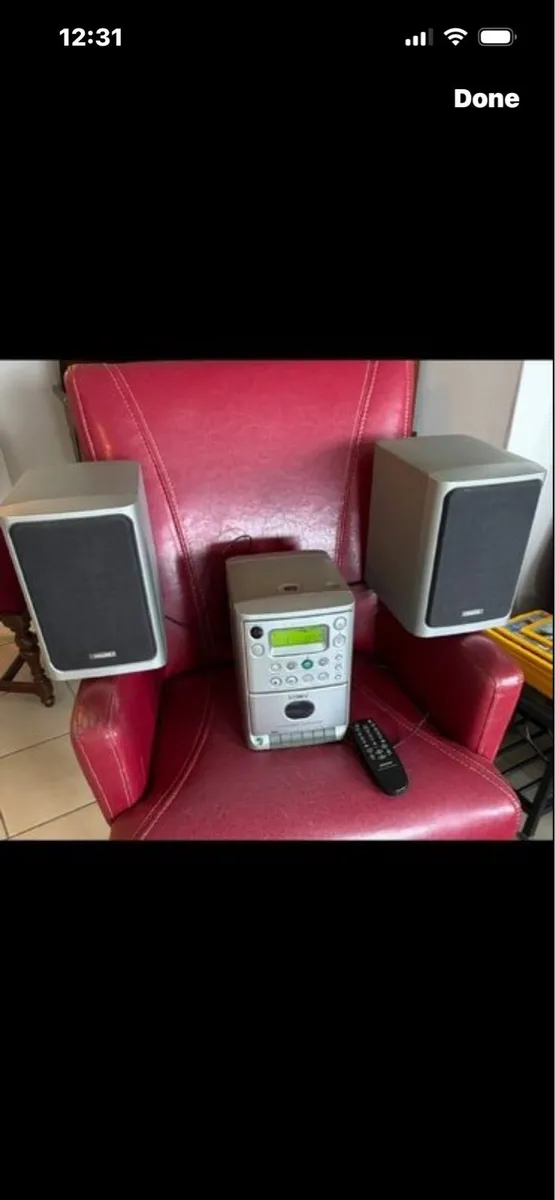 Philips CD/MP3/ Cassette Radio Player - Image 1