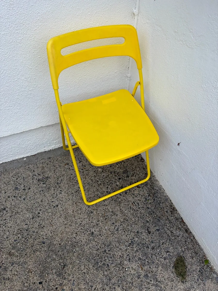 foldable yellow chair - Image 2