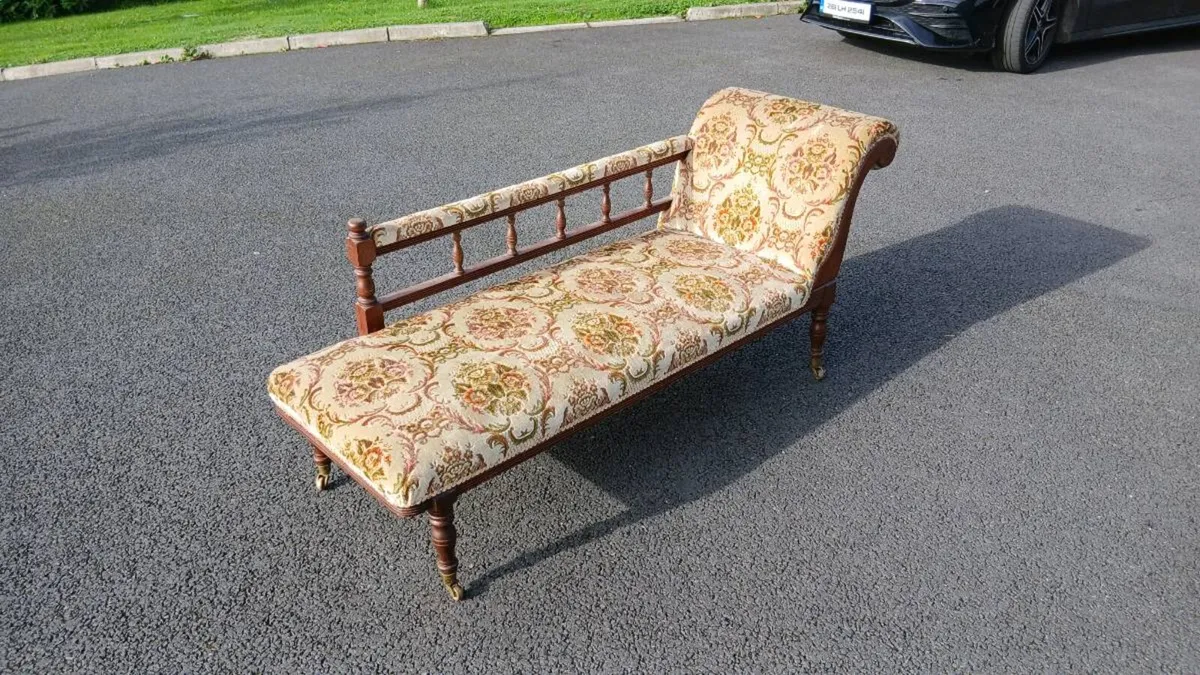 Chaise Longue - Image 1