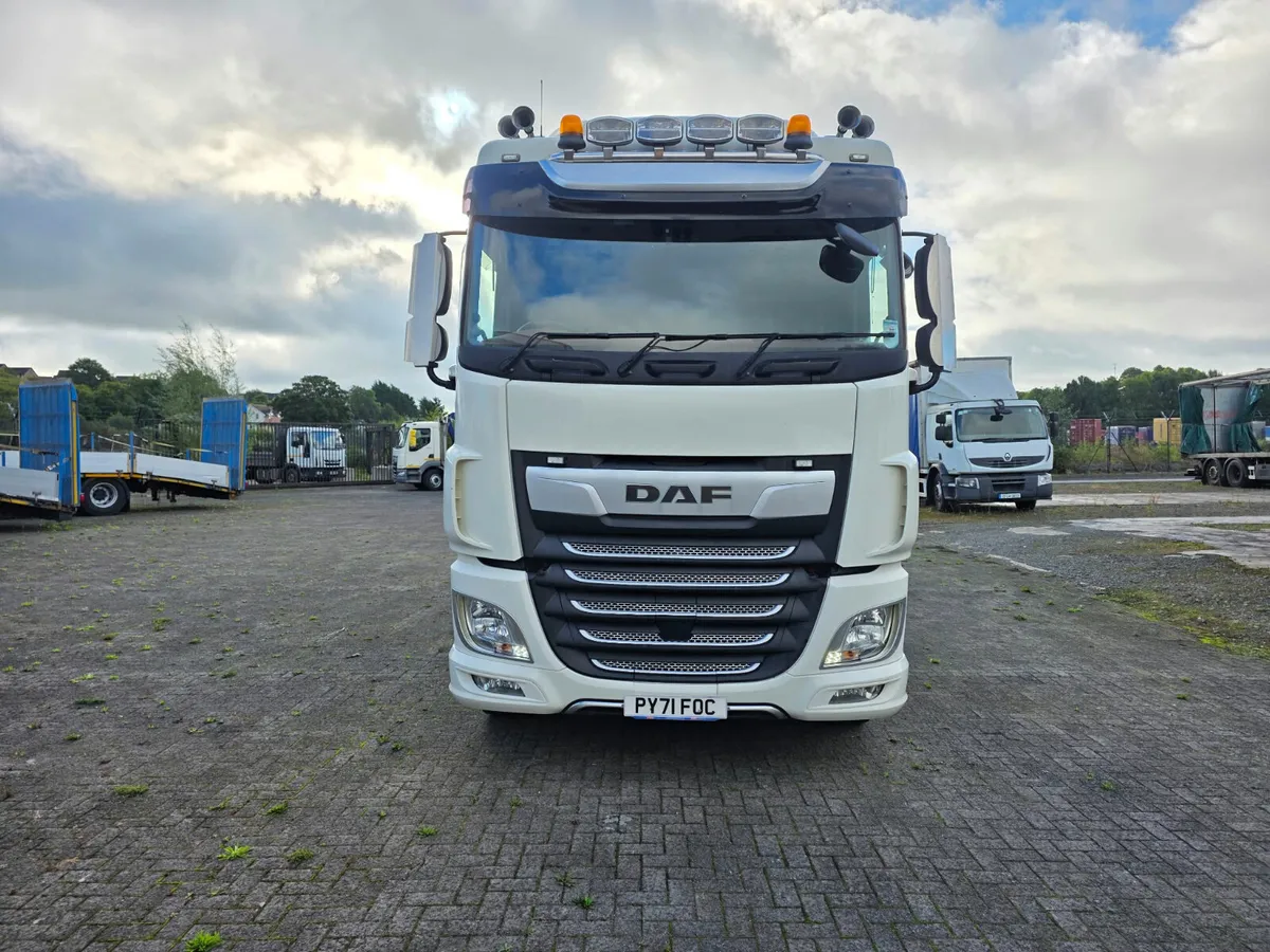 2022 DAF XF 530 6X2 twin wheel rear lift log truck - Image 2