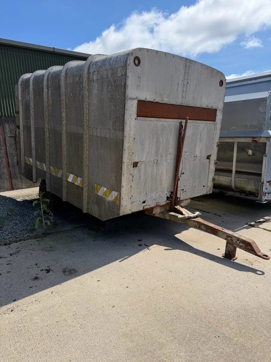 Cattle trailer - Image 1