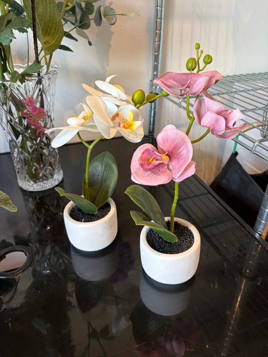 fake flower decoration + vase bundle - Image 2