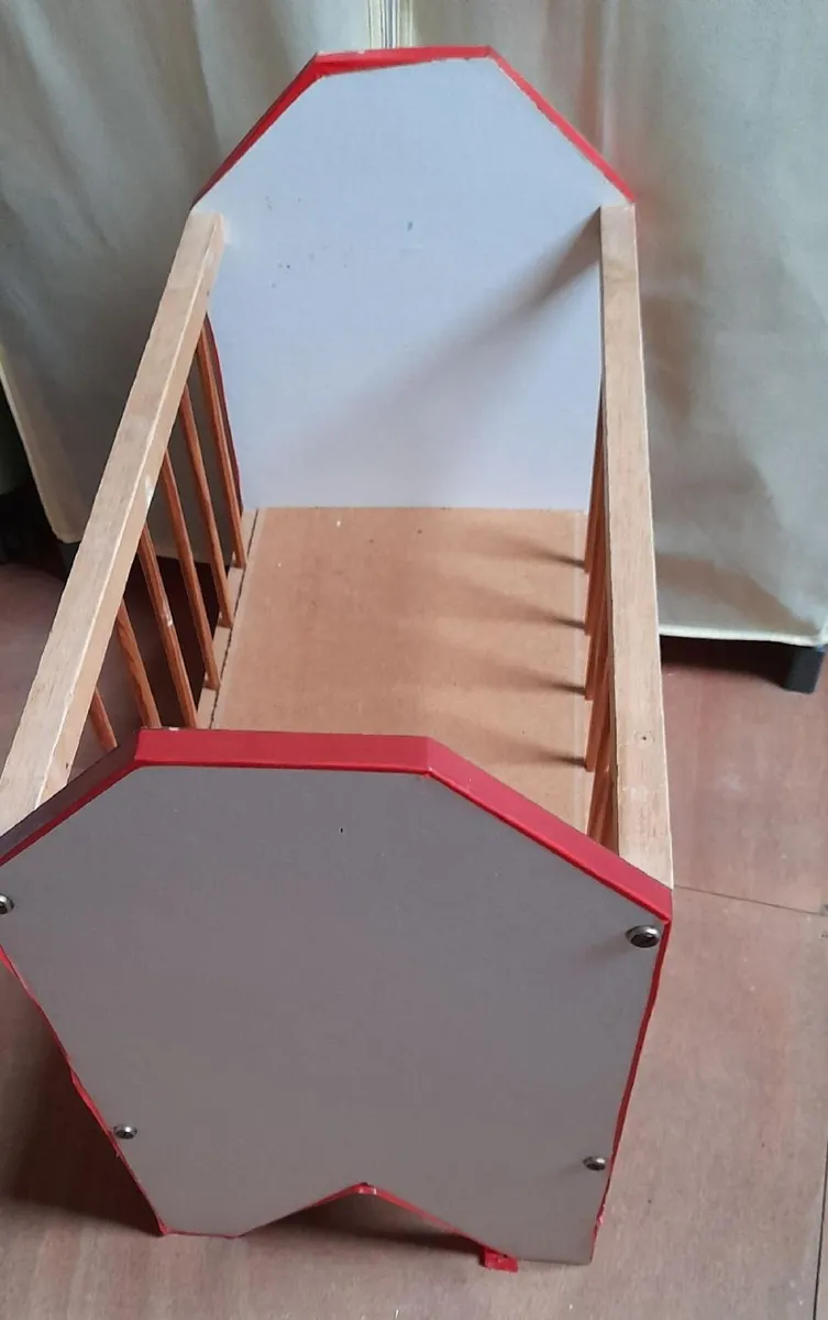 Sturdy wooden dolls cot - Image 1