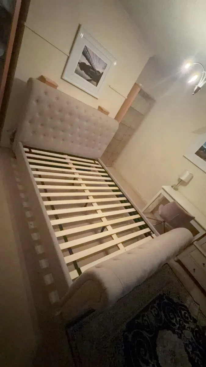 King-sized beige tuffed bedframe - Image 1