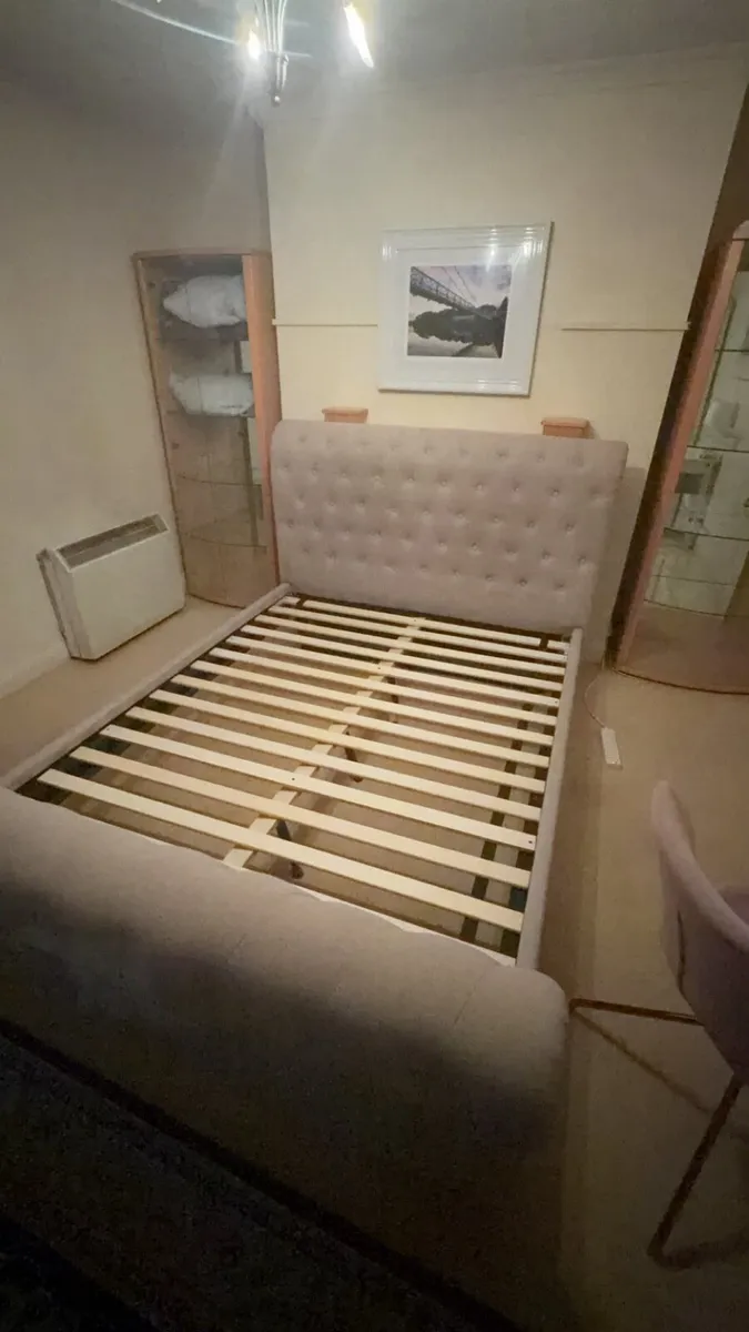 King-sized beige tuffed bedframe - Image 2