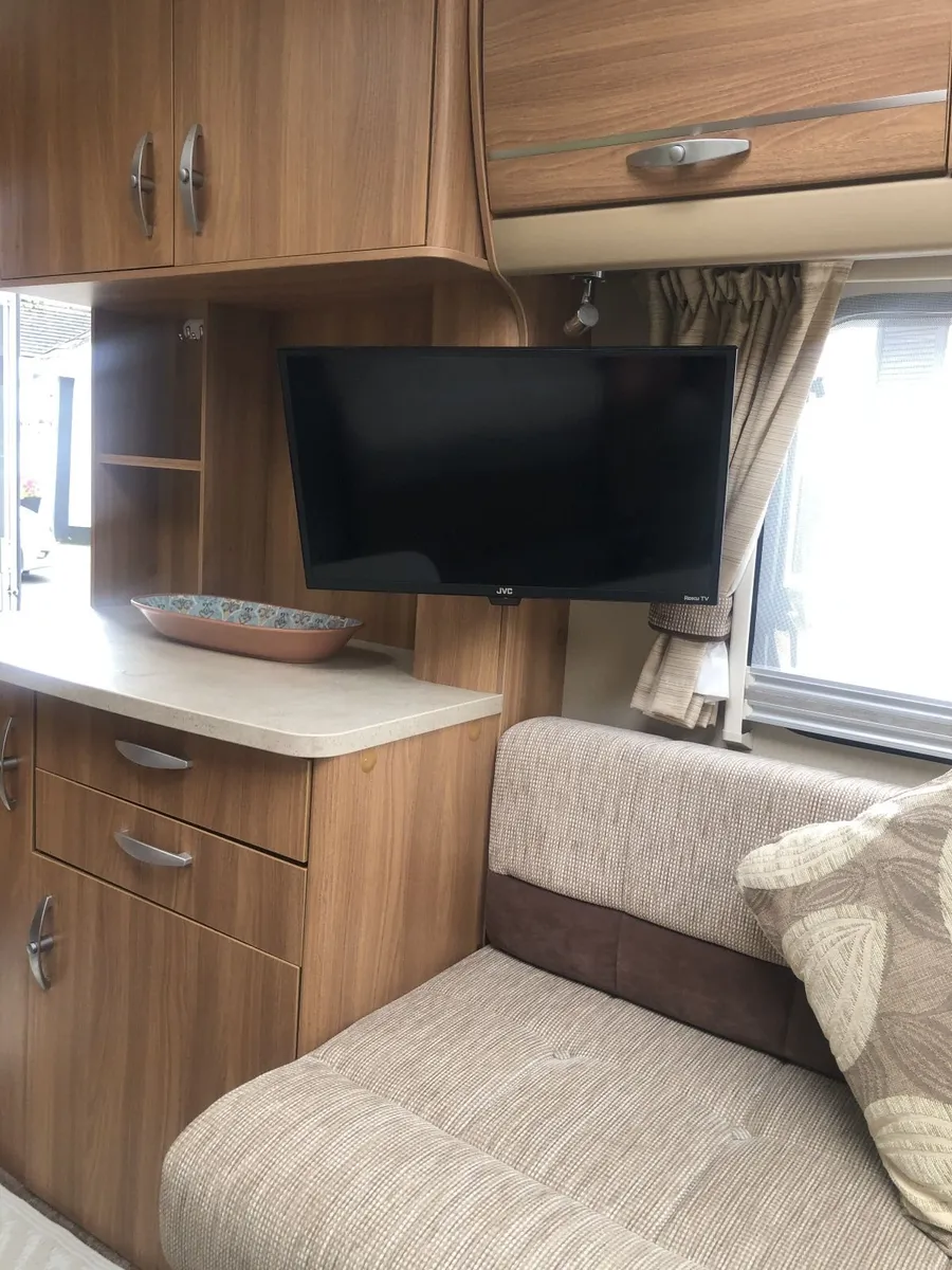 Touring Caravan - Image 4