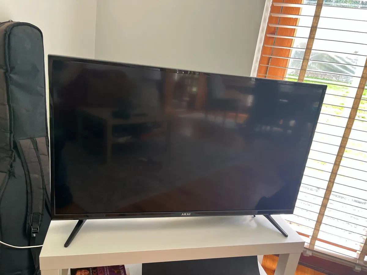 39’ Smart TV - Image 3